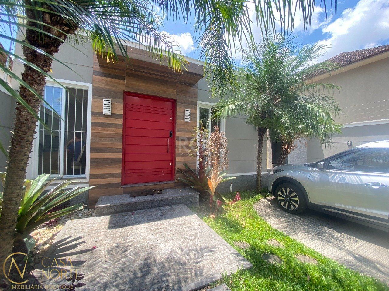 Casa à venda com 3 quartos, 170m², 1 suíte, 2 vagas, Rua José Scutari no bairro Passo da Areia em Porto Alegre