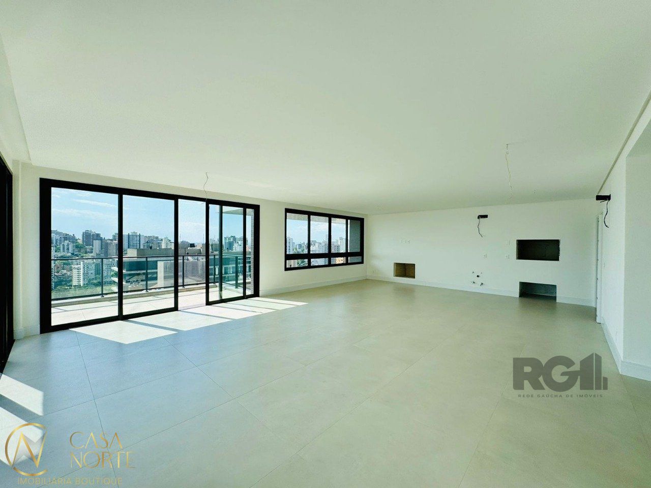 Apartamento à venda com 3 quartos, 241m², 3 suítes, 3 vagas, Avenida Soledade no bairro Petrópolis em Porto Alegre