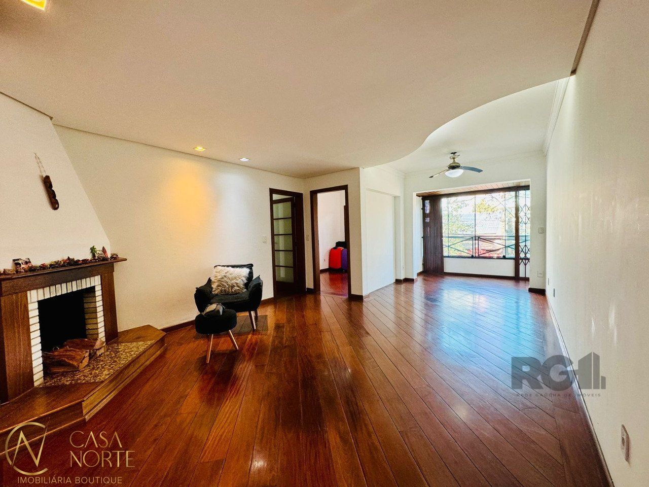 Apartamento à venda com 3 quartos, 99m², 1 suíte, 2 vagas, Rua Artur Fabião Carneiro no bairro Passo da Areia em Porto Alegre