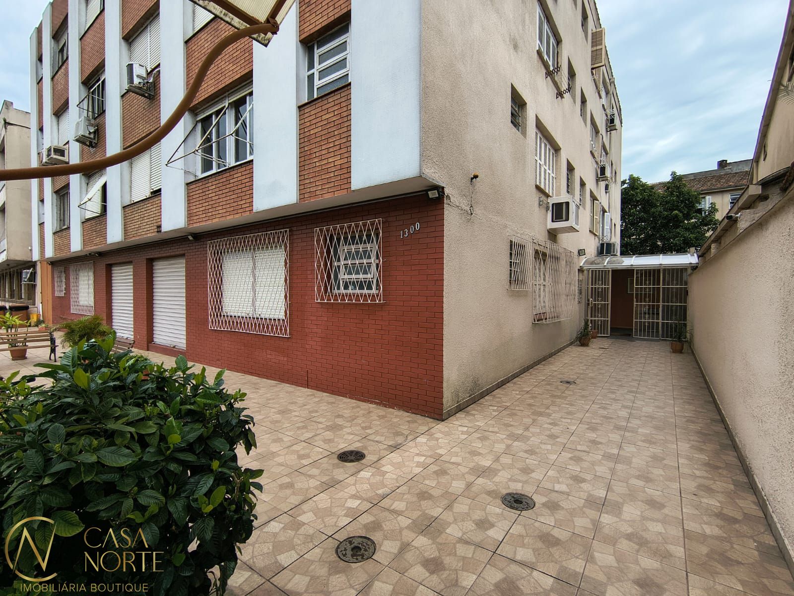 Apartamento à venda com 1 quarto, 26m², 1 vaga, Avenida Ipiranga no bairro Azenha em Porto Alegre