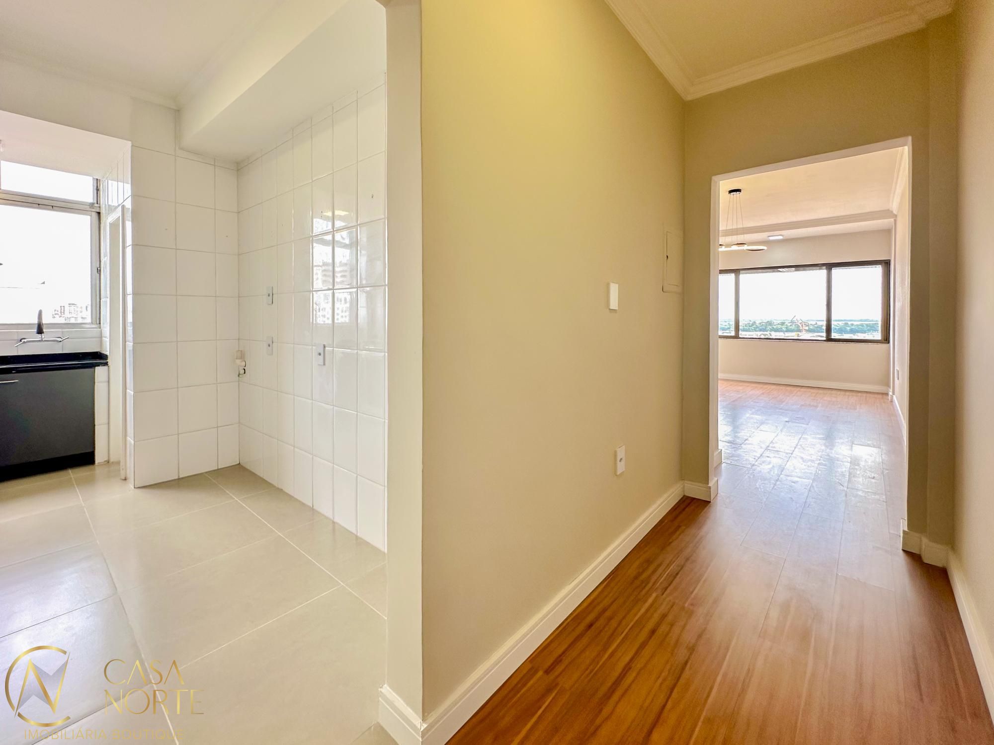 Apartamento à venda com 3 quartos, 72m², 1 suíte, Avenida Cristóvão Colombo no bairro Floresta em Porto Alegre