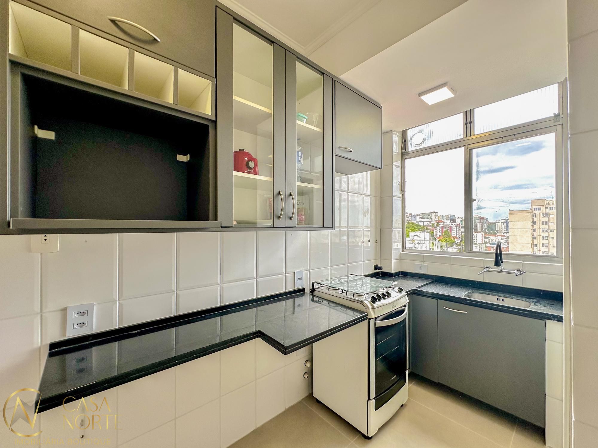 Apartamento à venda com 3 quartos, 72m², 1 suíte, Avenida Cristóvão Colombo no bairro Floresta em Porto Alegre