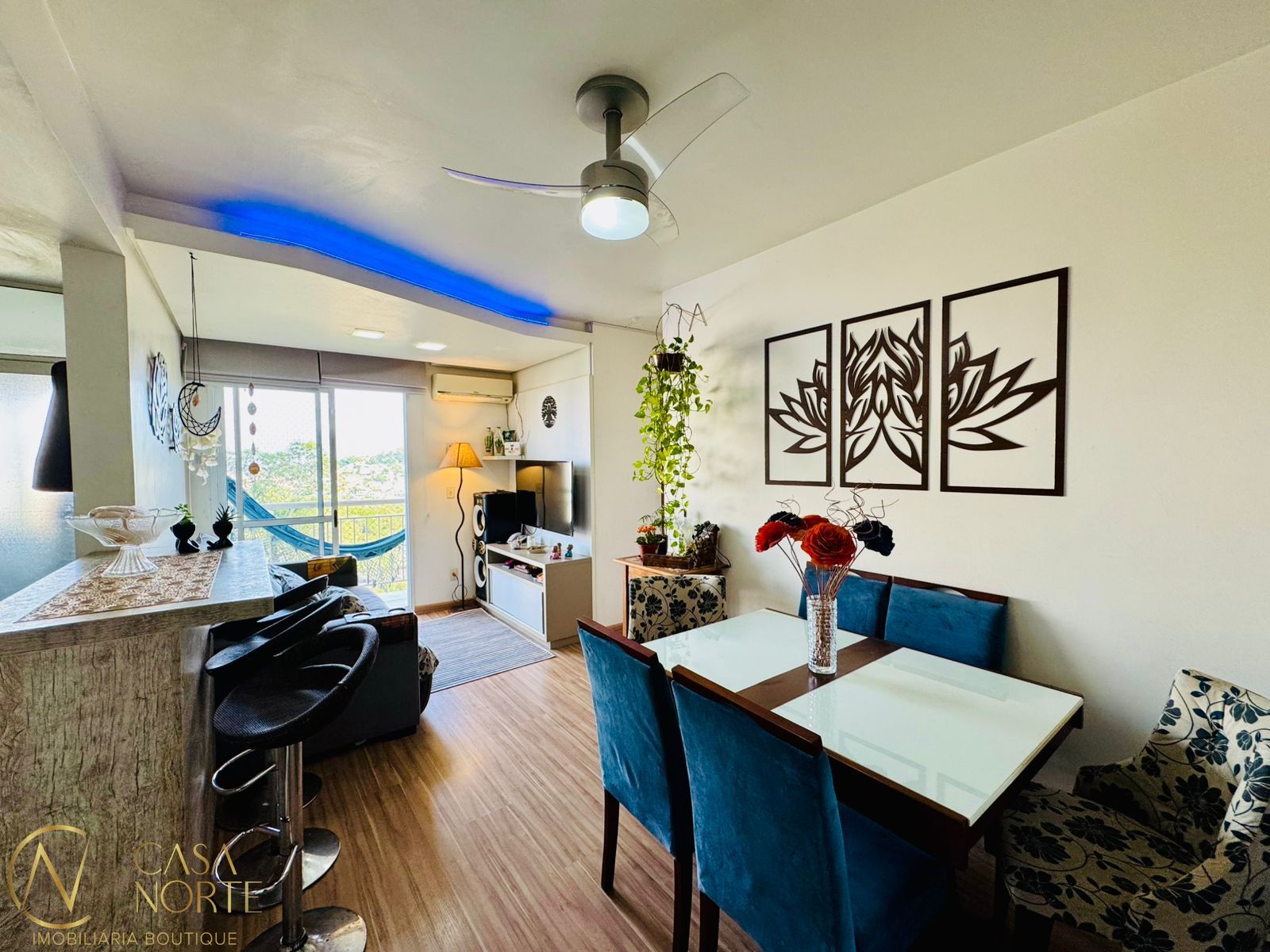 Apartamento à venda com 3 quartos, 72m², 1 suíte, 2 vagas, Abram Goldsztein no bairro Jardim Carvalho em Porto Alegre