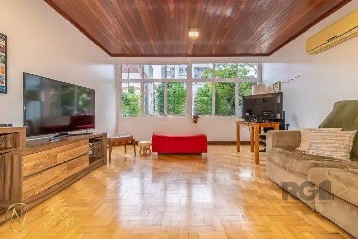 Apartamento à venda com 3 quartos, 133m², 1 vaga, Rua Garibaldi no bairro Bom Fim em Porto Alegre