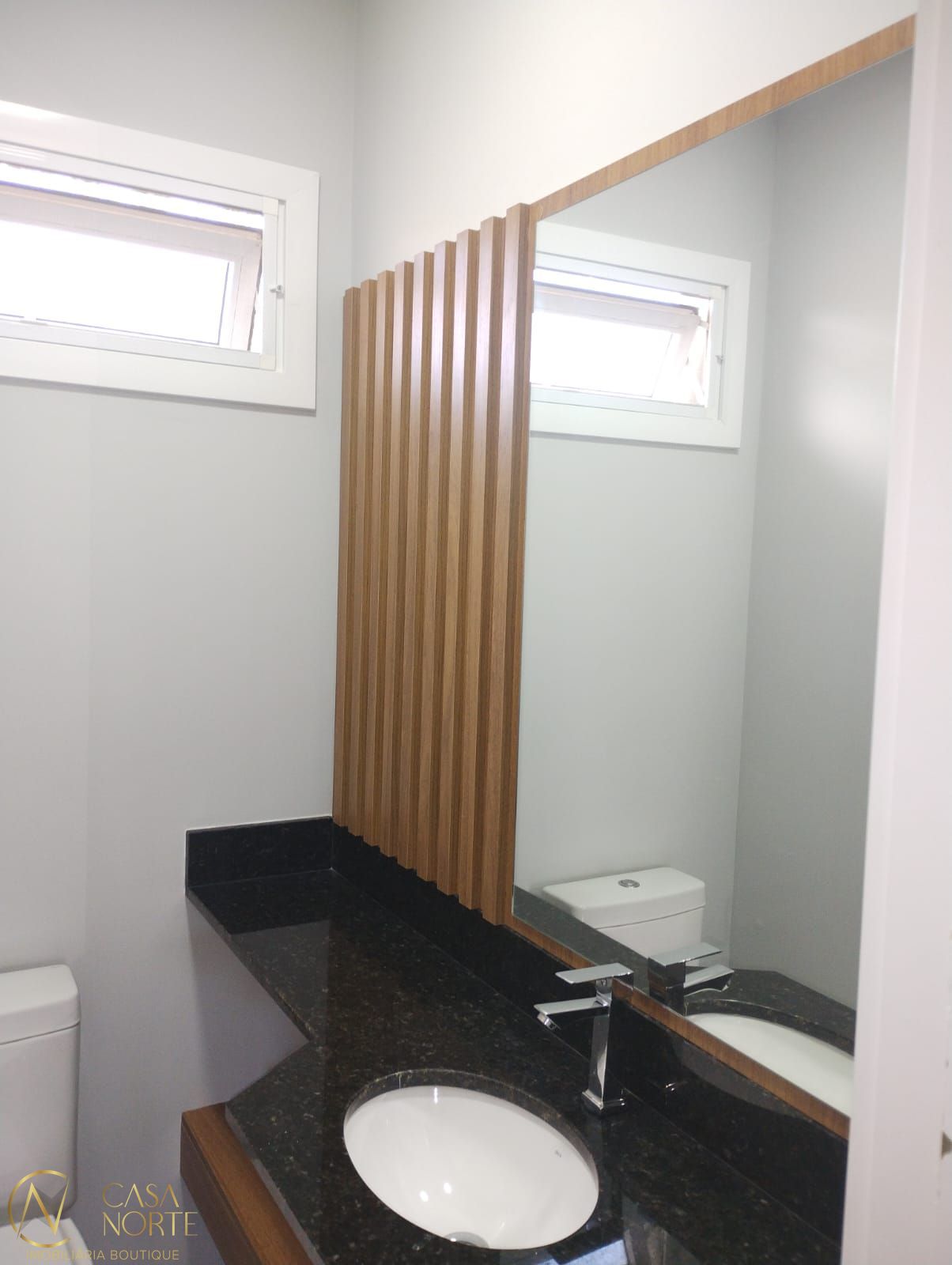 Casa de Condomínio à venda com 3 quartos, 138m², 1 suíte, 2 vagas, Rua Nunziato Bruno no bairro Lomba do Pinheiro em Porto Alegre