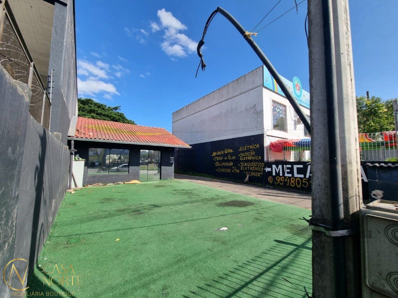 Terreno à venda  com 400m², Avenida Eduardo Prado no bairro Cavalhada em Porto Alegre