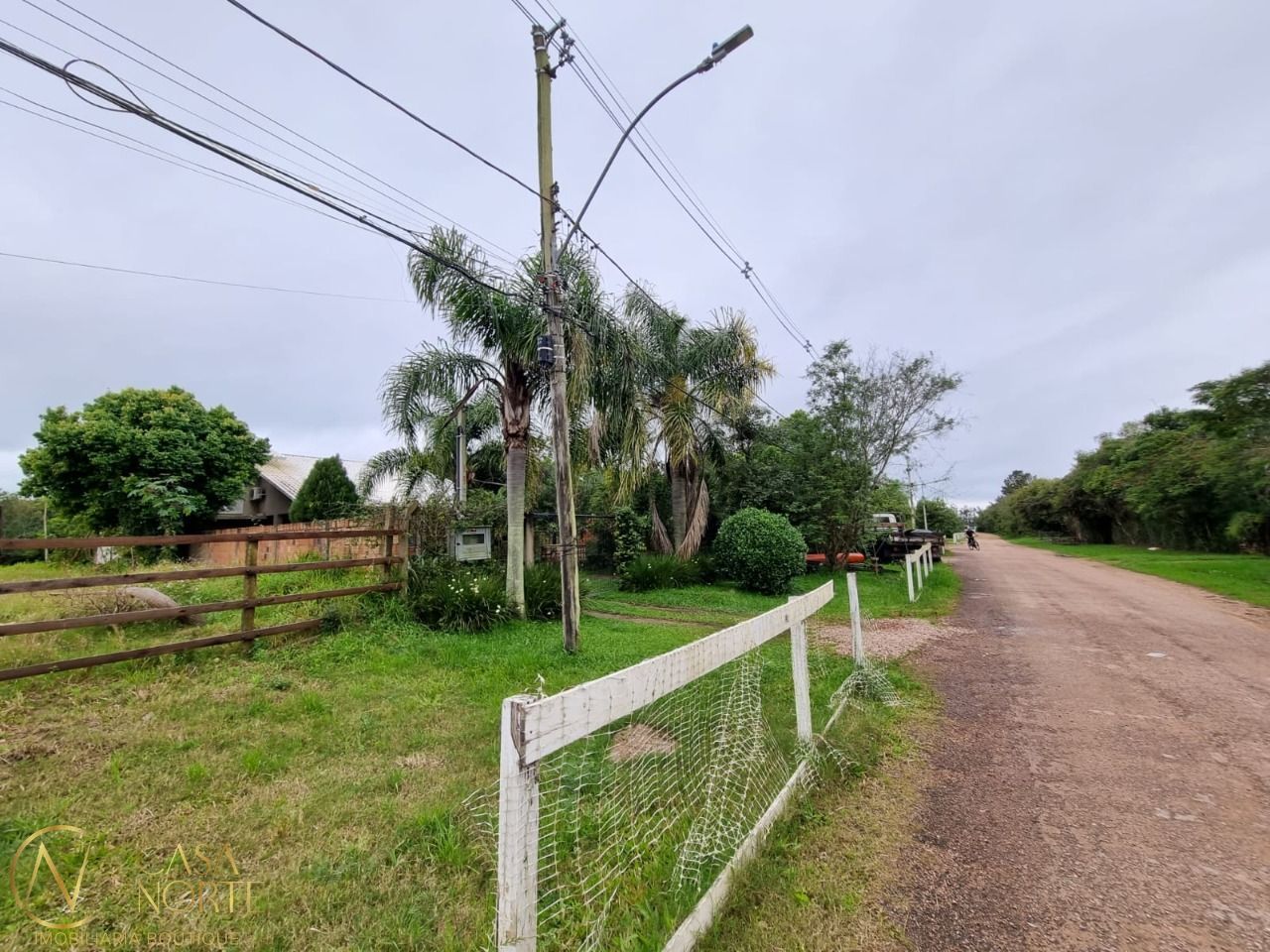 Terreno à venda , 836m², Avenida Heitor Vieira no bairro Belém Novo em Porto Alegre