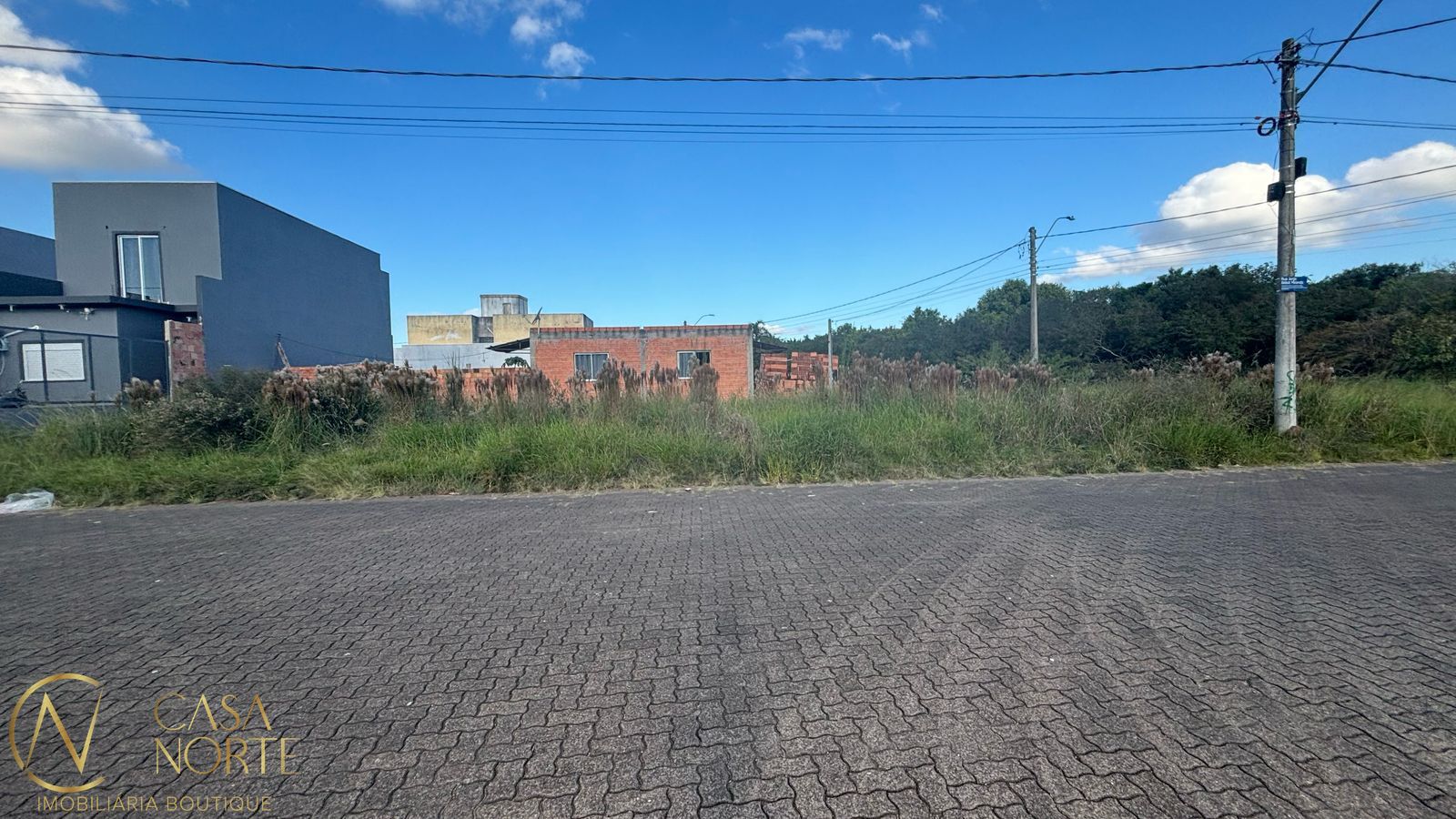 Terreno à venda  com 228m², Rua Jorge Babot Miranda no bairro Aberta dos Morros em Porto Alegre