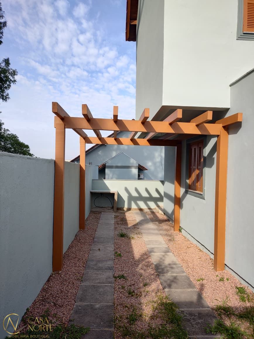 Casa de Condomínio à venda com 3 quartos, 224m², 1 suíte, 2 vagas, Acesso Doutor Marino dos Santos no bairro Ipanema em Porto Alegre