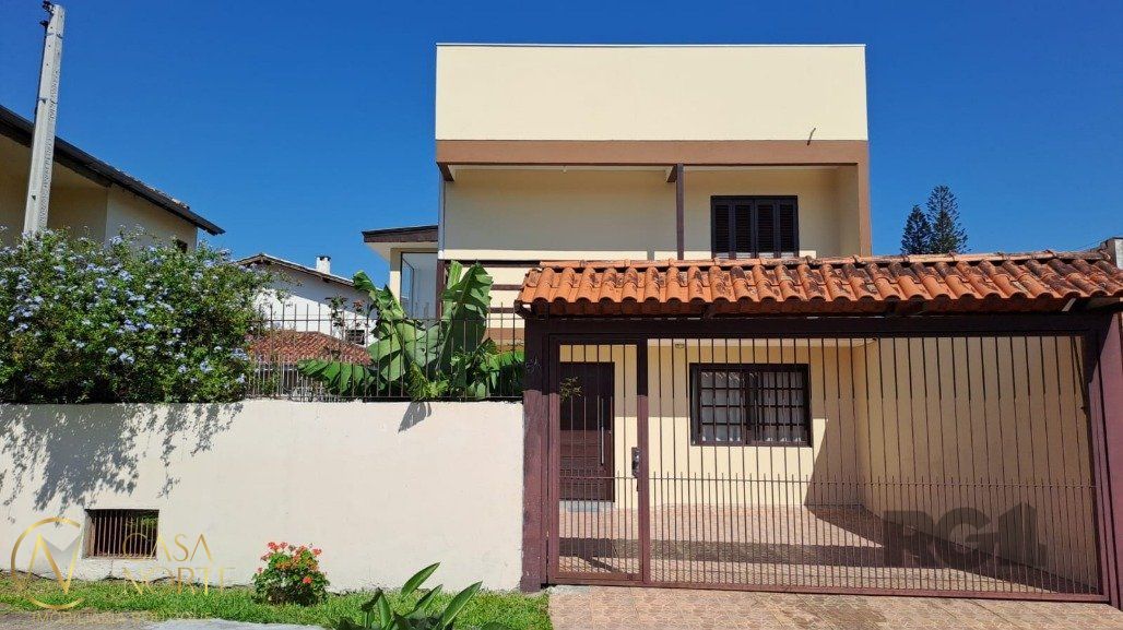 Casa à venda com 2 quartos, 150m², 1 suíte, Rua Ari Peixoto Martins no bairro Espírito Santo em Porto Alegre