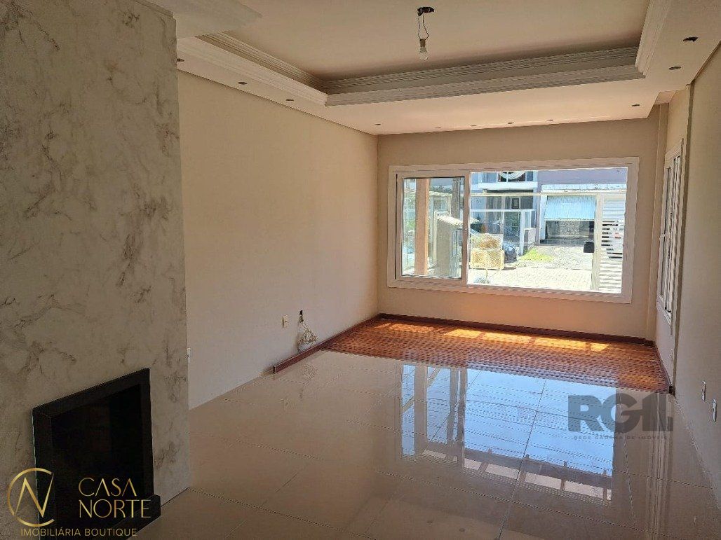 Casa à venda com 3 quartos, 156m², 1 suíte, 2 vagas, Rua Aldo Sani no bairro Hípica em Porto Alegre