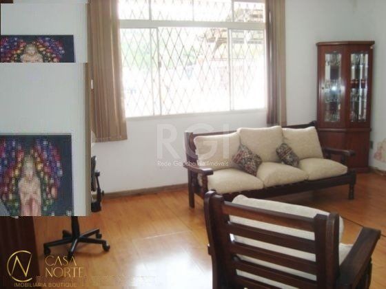Casa à venda com 3 quartos, 150m², 2 vagas, Rua Doutor Pereira Neto no bairro Tristeza em Porto Alegre