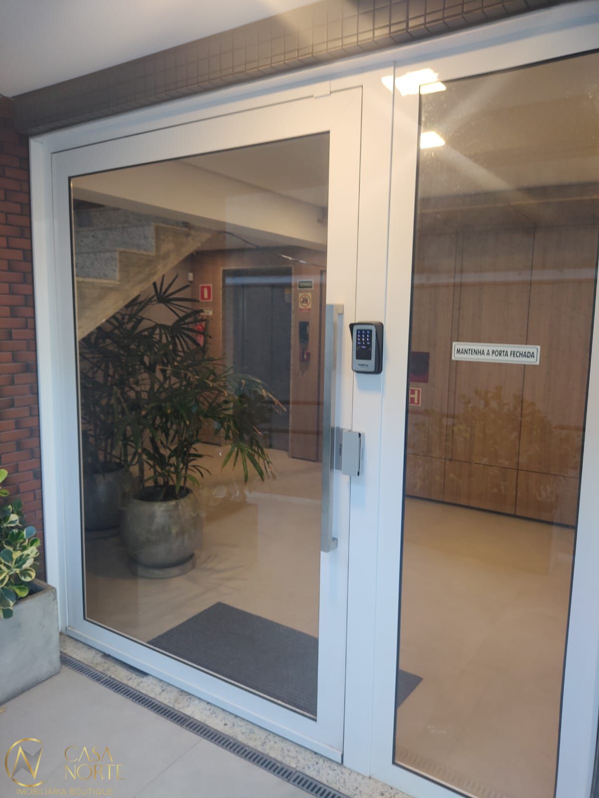 Apartamento à venda com 2 quartos, 65m², 1 suíte, 2 vagas, Rua Doutor Barcelos no bairro Tristeza em Porto Alegre