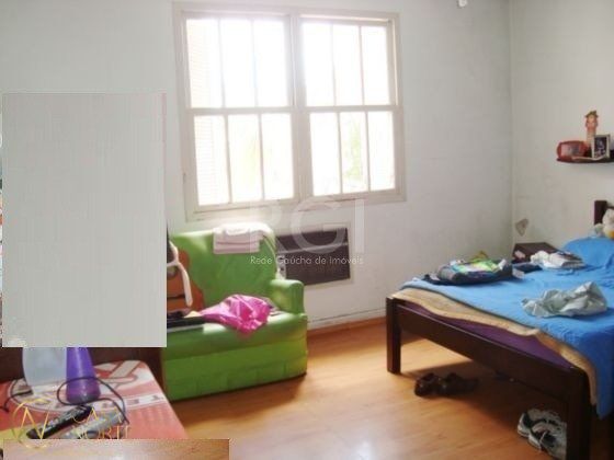 Casa à venda com 3 quartos, 150m², 2 vagas, Rua Doutor Pereira Neto no bairro Tristeza em Porto Alegre