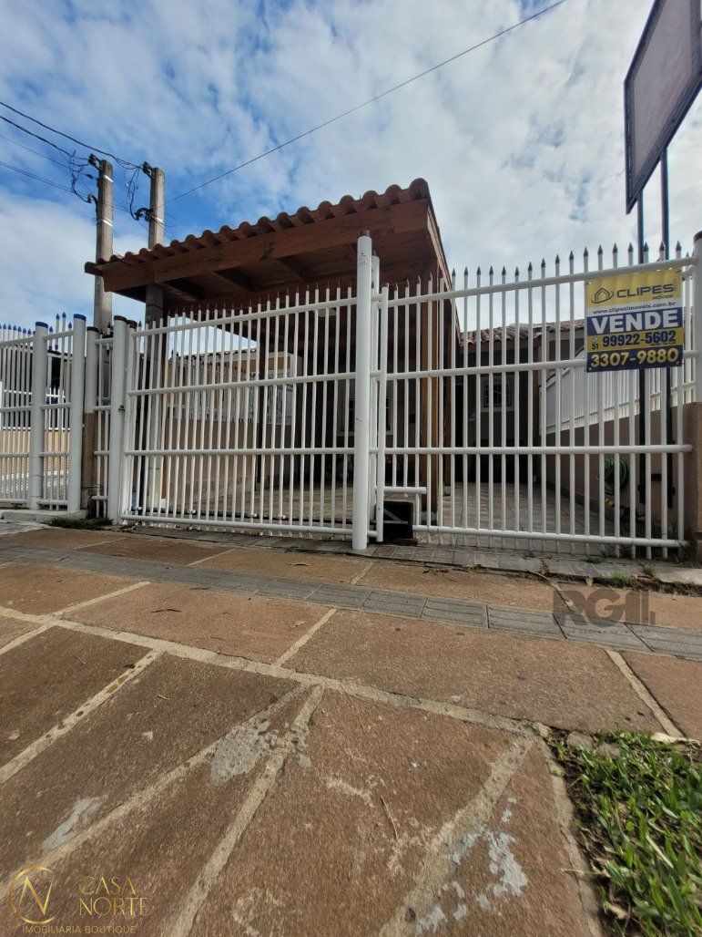 Casa à venda com 2 quartos, 38m², 2 vagas, Rua Clóvis Stenzel no bairro Restinga em Porto Alegre