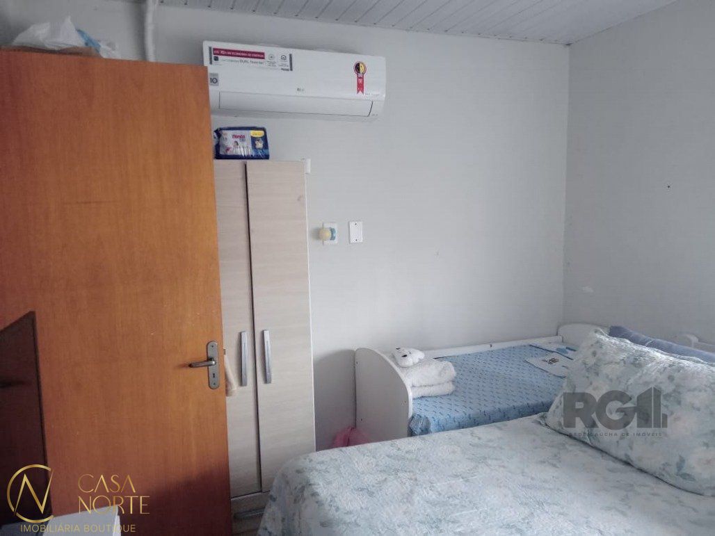 Casa de Condomínio à venda com 2 quartos, 82m², 1 vaga, Rua Capitão Pedroso no bairro Restinga em Porto Alegre