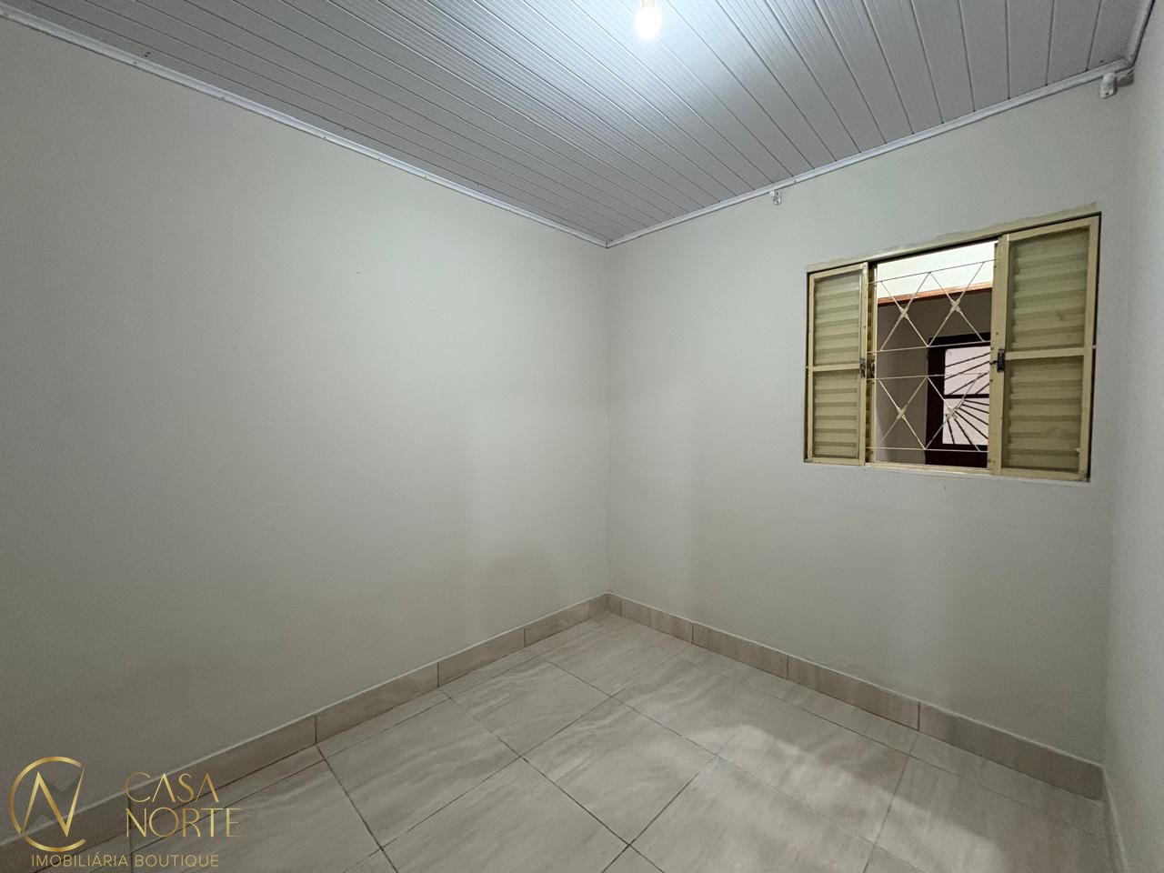 Casa à venda com 2 quartos, 60m², 1 vaga, Rua Carlos Wilson Schröder no bairro Hípica em Porto Alegre