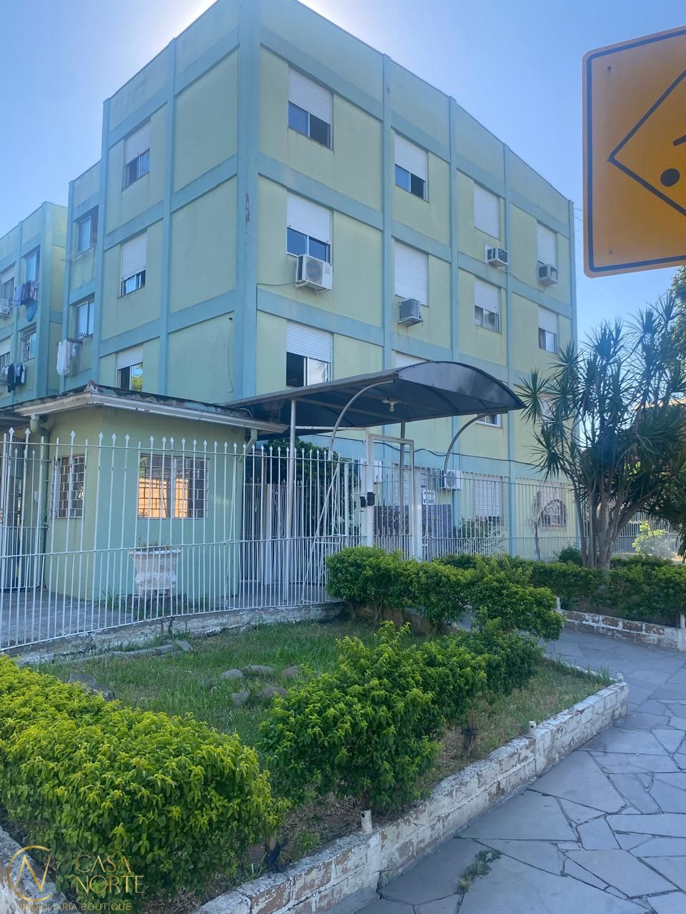 Apartamento à venda com 2 quartos, 47m², Rua João Mora no bairro Camaquã em Porto Alegre