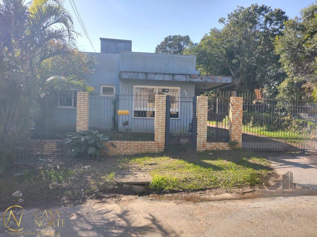 Casa à venda com 2 quartos, 845m², 1 suíte, 3 vagas, Acesso Doutor Marino dos Santos no bairro Ipanema em Porto Alegre