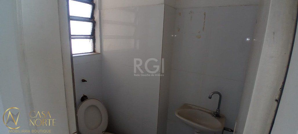 Sala Comercial à venda , 46m², Praça Osvaldo Cruz, 10 no bairro Centro Histórico em Porto Alegre