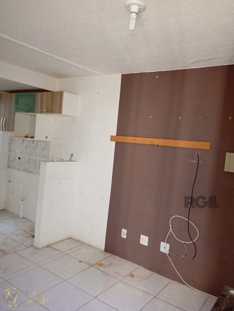 Apartamento à venda com 2 quartos, 38m², 1 vaga, Rua Capitão Pedroso no bairro Restinga em Porto Alegre