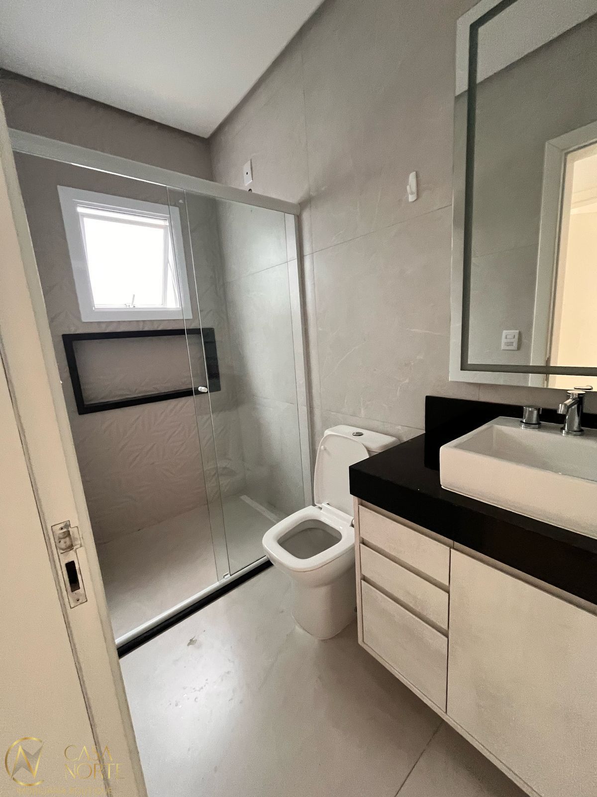 Casa de Condomínio à venda com 3 quartos, 95m², 1 suíte, 2 vagas, Rua Eroni Soares Machado no bairro Hípica em Porto Alegre
