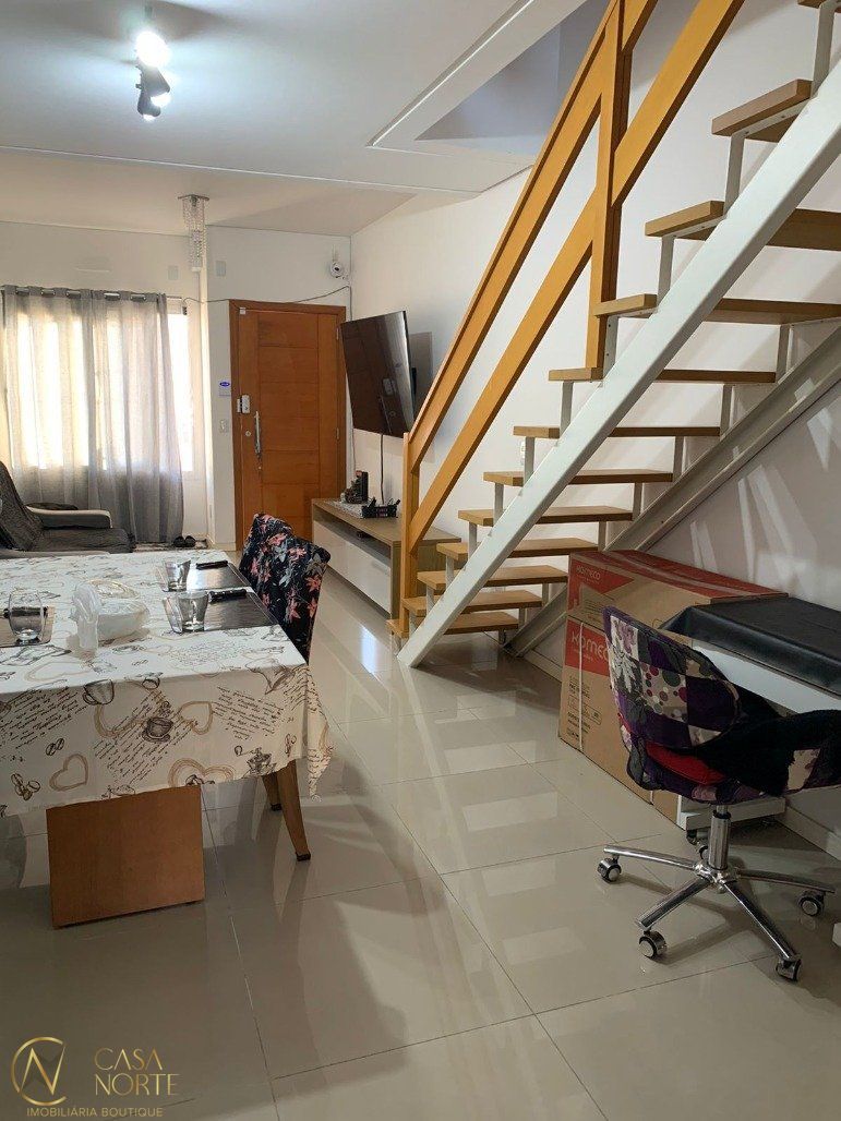 Casa à venda com 2 quartos, 83m², 2 suítes, Rua Izar Faria Correa Santanna no bairro Hípica em Porto Alegre