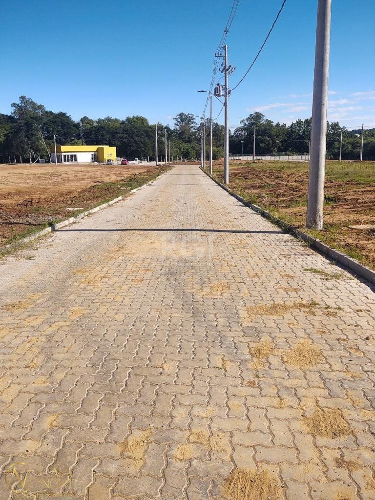 Terreno à venda  com 132m², Estrada Jorge Pereira Nunes no bairro Campo Novo em Porto Alegre
