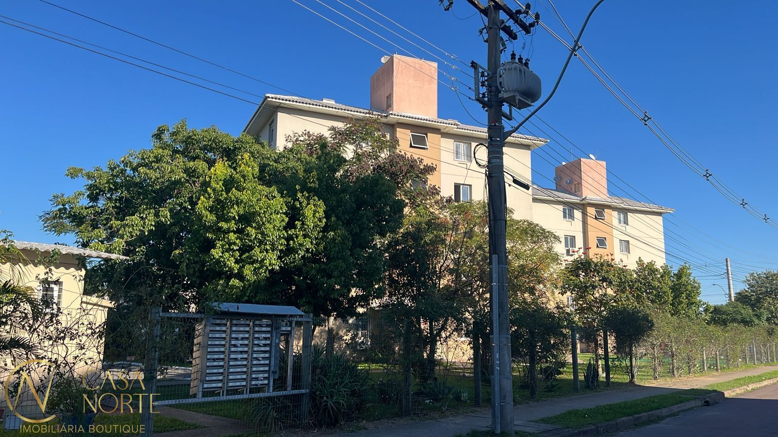 Apartamento à venda com 2 quartos, 1 vaga, Rua Soely Nunes Rosa no bairro Restinga em Porto Alegre