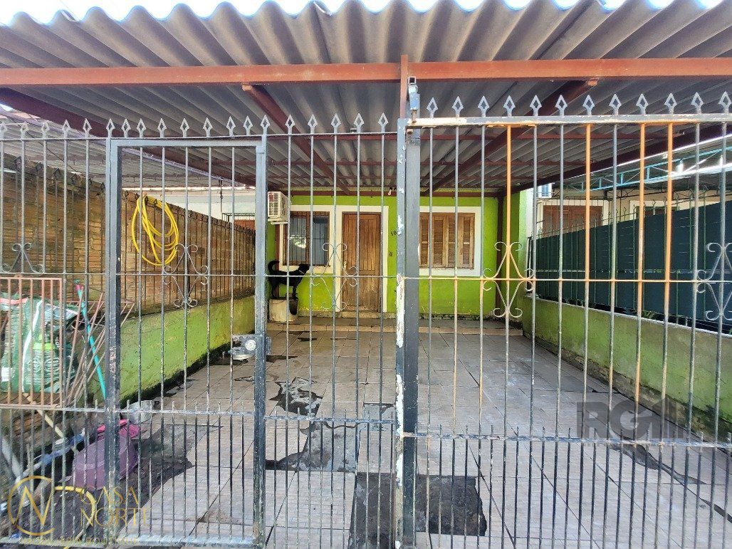 Casa à venda com 2 quartos, 50m², 2 vagas, Rua do Schneider no bairro Hípica em Porto Alegre