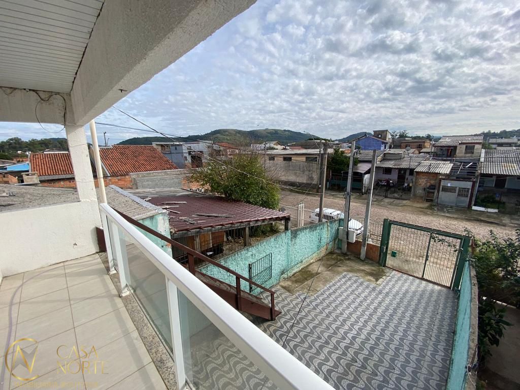 Casa à venda com 3 quartos, 100m², 2 vagas, Rua Geraldo Tollens Linck no bairro Hípica em Porto Alegre