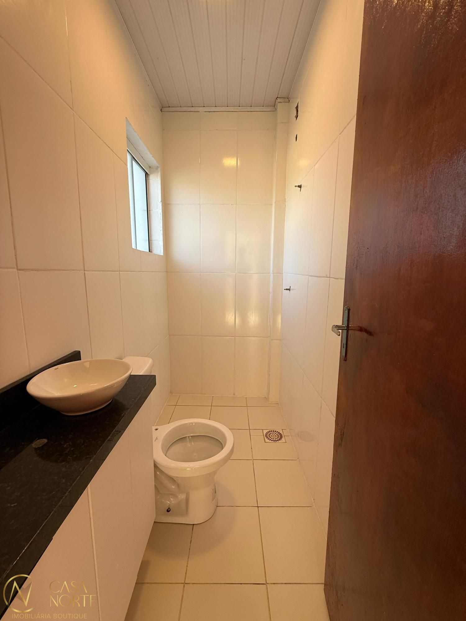 Sobrado à venda com 2 quartos, 110m², 1 vaga, Rua Capitão Pedroso no bairro Restinga em Porto Alegre