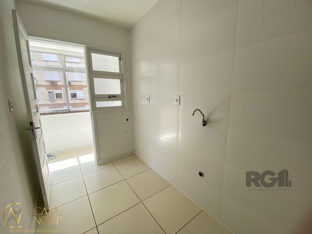 Apartamento à venda com 2 quartos, 84m², 1 vaga, Avenida Guaíba no bairro Vila Assunção em Porto Alegre