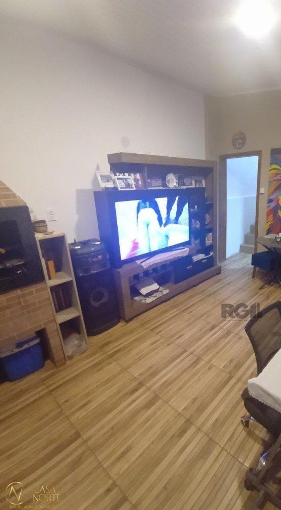 Casa à venda com 2 quartos, 150m², 1 vaga, Avenida Guaiba no bairro Vila Assunção em Porto Alegre