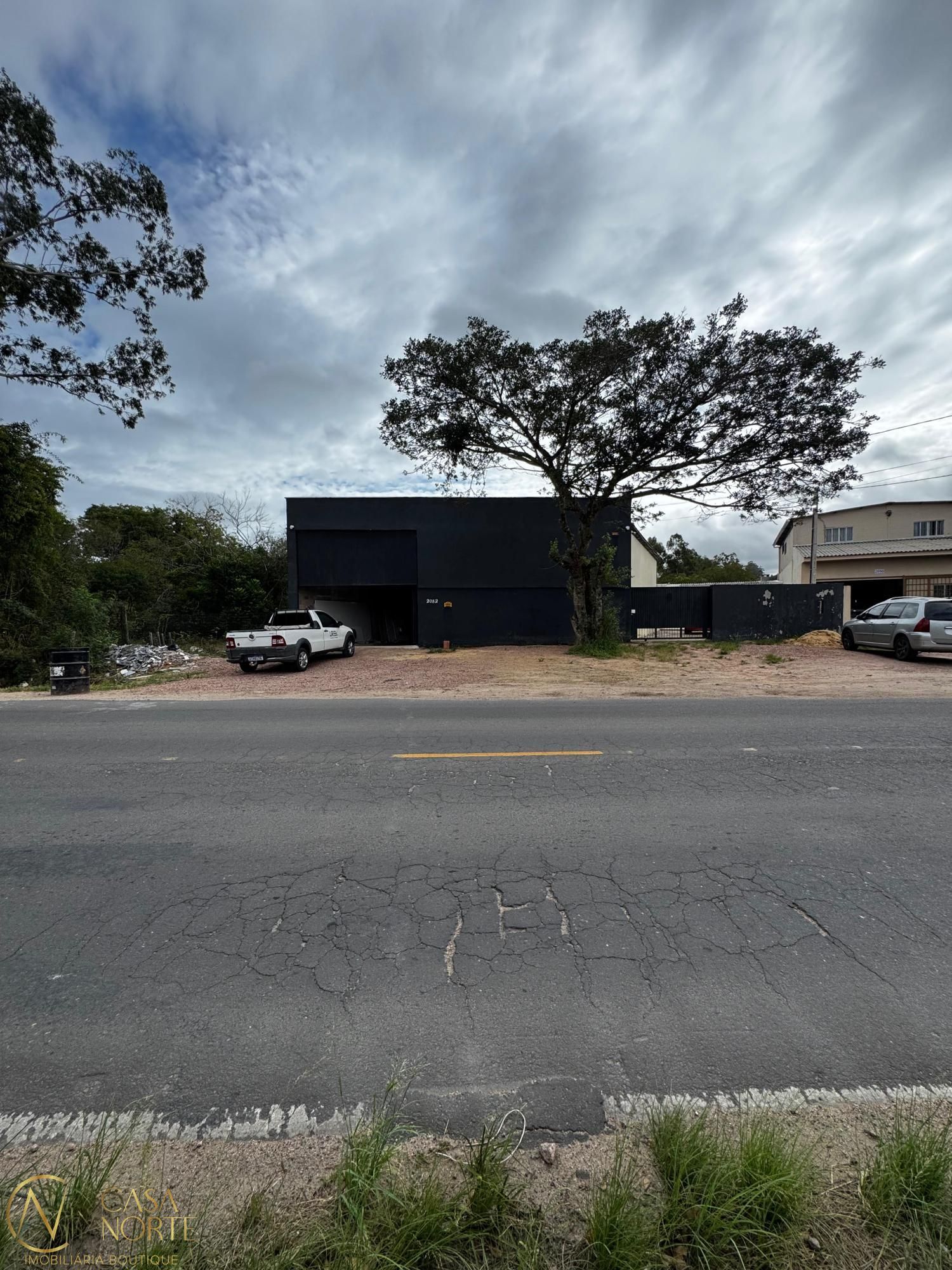 Terreno à venda  com 378m², Avenida do Lami no bairro Belém Novo em Porto Alegre