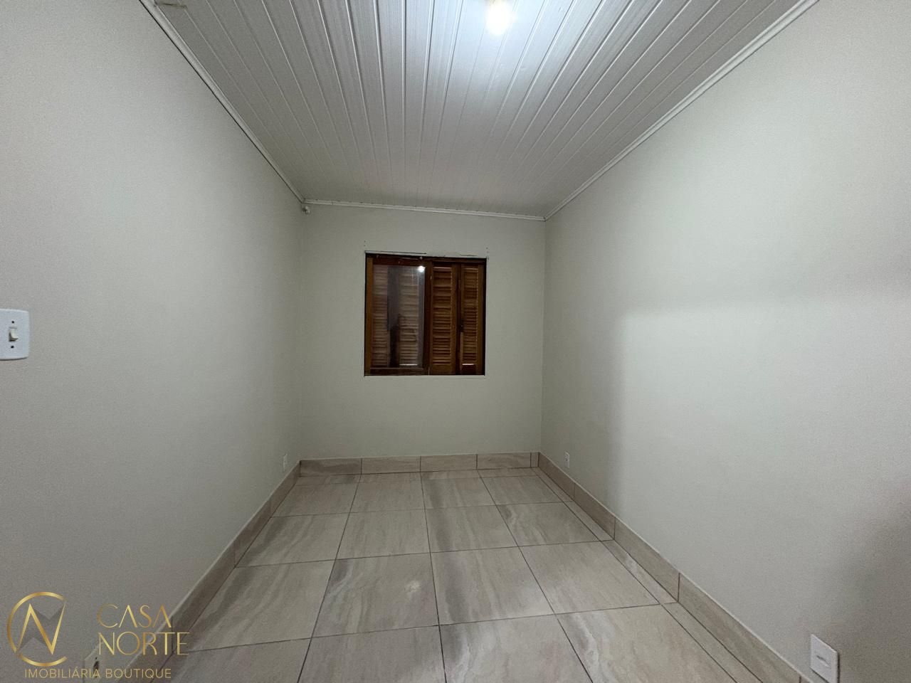 Casa à venda com 2 quartos, 60m², 1 vaga, Rua Carlos Wilson Schröder no bairro Hípica em Porto Alegre