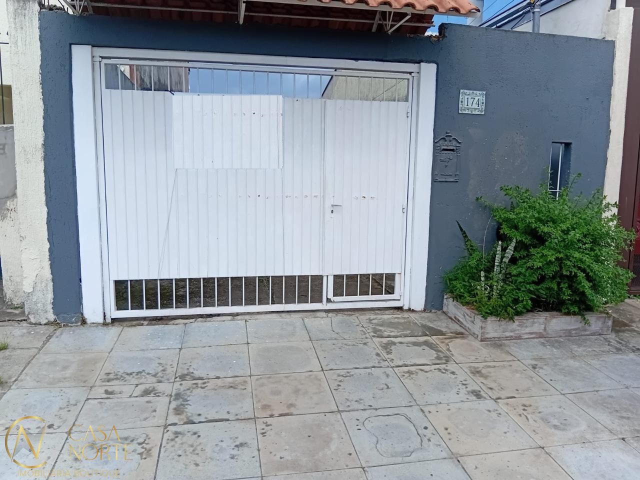 Casa à venda com 2 quartos com 125m², 1 vaga, Rua Fúlvio Bastos no bairro Hípica em Porto Alegre