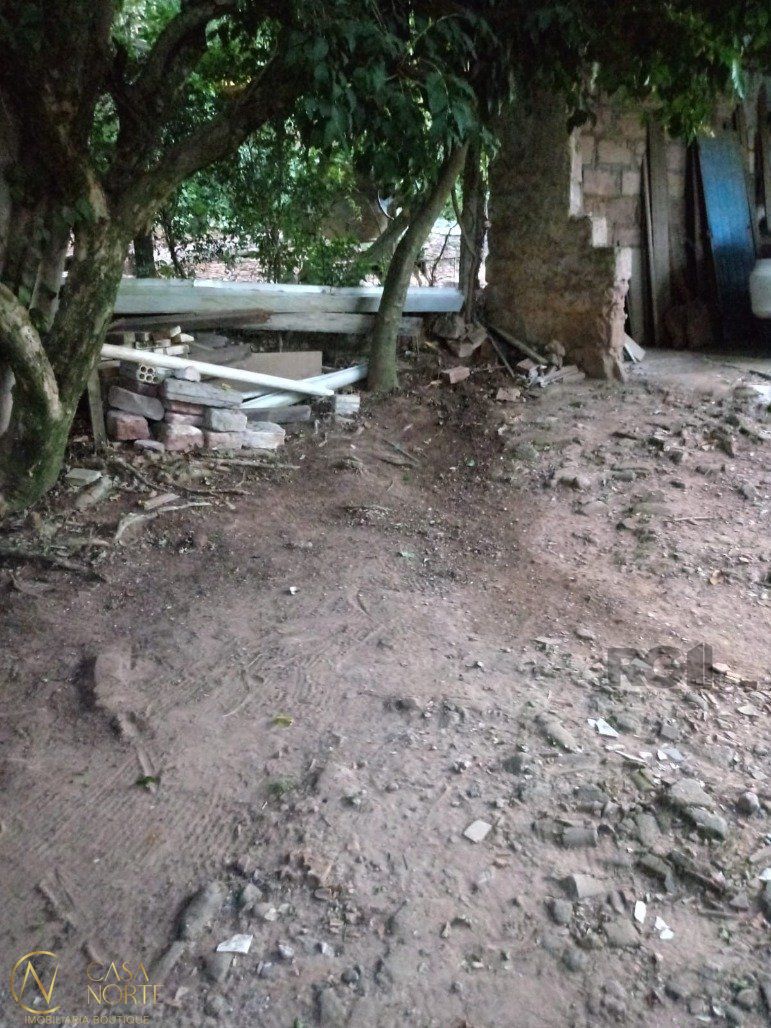Casa à venda , 270m², Rua Maria de Oliveira no bairro Restinga em Porto Alegre