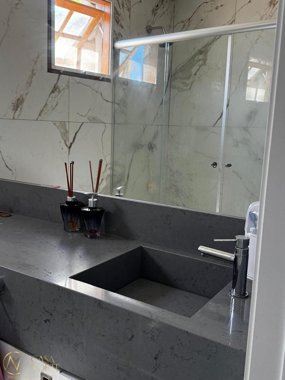 Casa Comercial à venda com 2 quartos, 215m², 3 vagas, Avenida do Lami no bairro Belém Novo em Porto Alegre