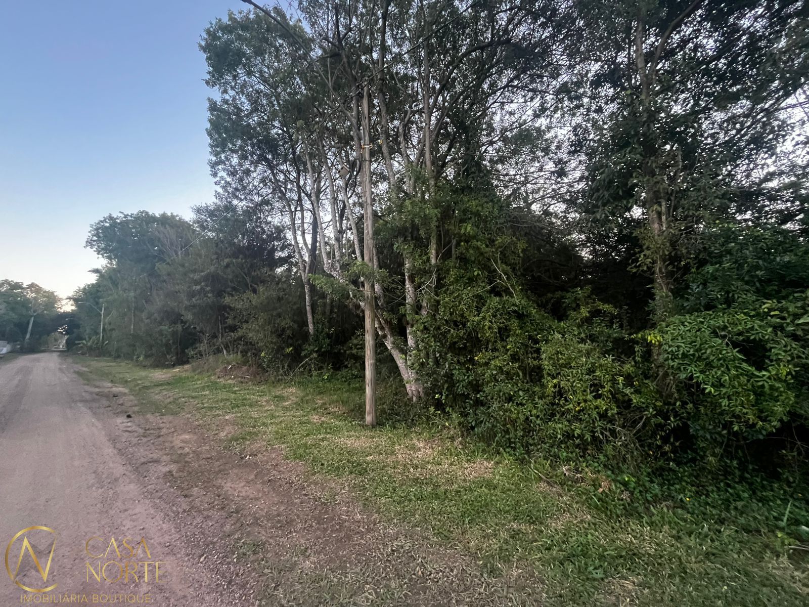 Terreno à venda  com 10000m², Rua Paulo Fontoura Gastal no bairro Chapéu do Sol em Porto Alegre