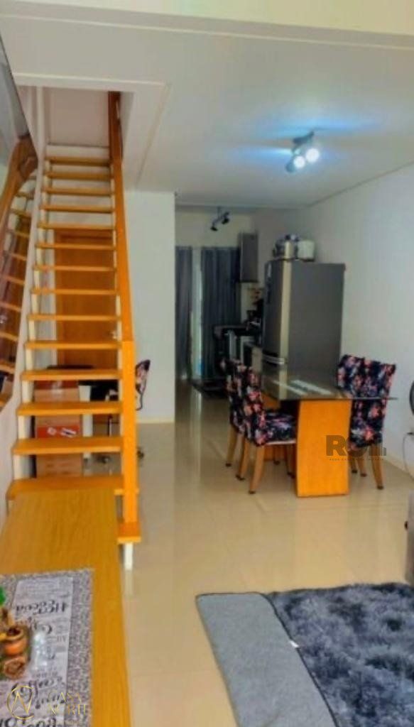Casa à venda com 2 quartos, 83m², 2 suítes, Rua Izar Faria Correa Santanna no bairro Hípica em Porto Alegre