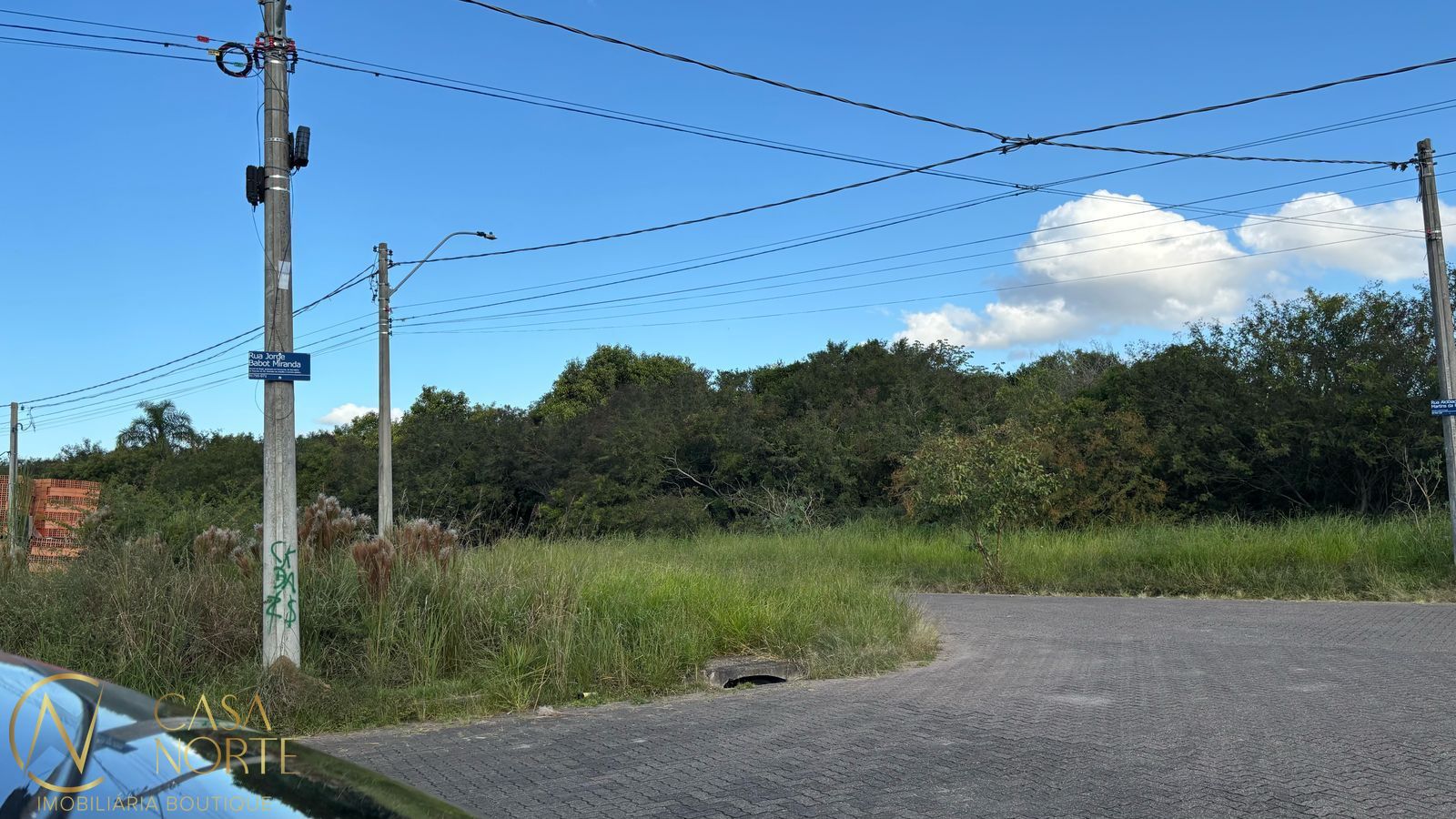 Terreno à venda  com 228m², Rua Jorge Babot Miranda no bairro Aberta dos Morros em Porto Alegre