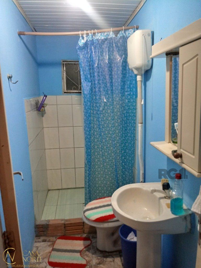Casa à venda , 270m², Rua Maria de Oliveira no bairro Restinga em Porto Alegre