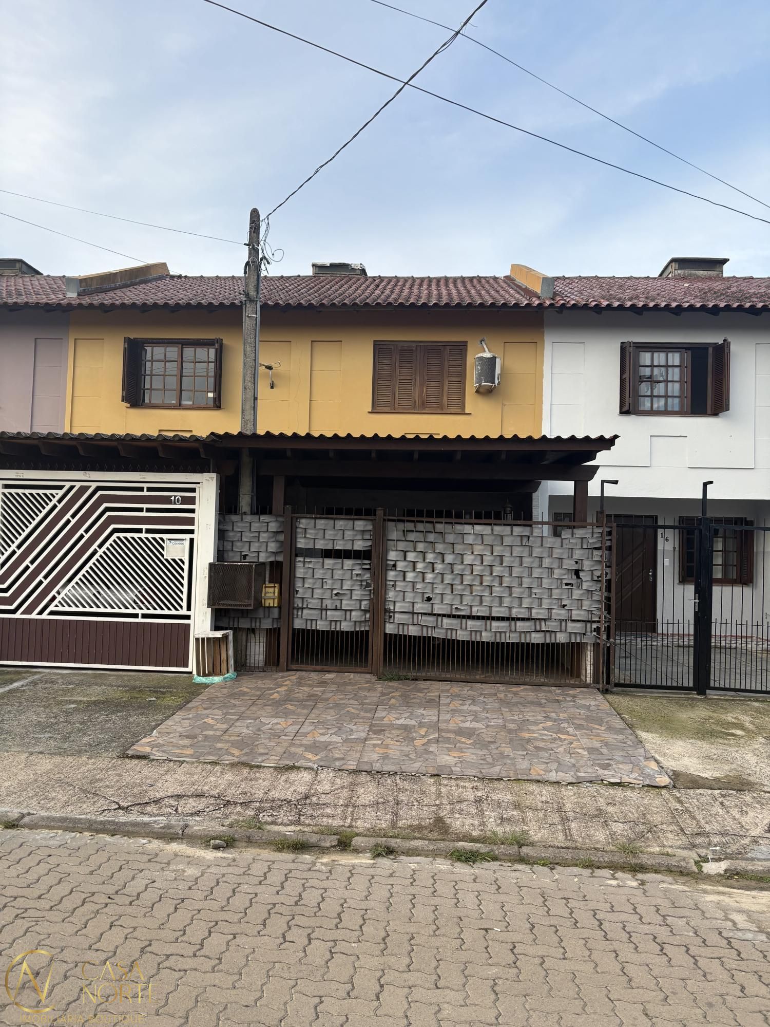 Sobrado à venda com 2 quartos, 68m², 1 suíte, 1 vaga, Rua João Augusto Pestana no bairro Belém Novo em Porto Alegre