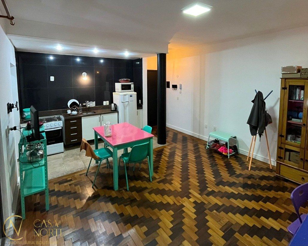 Apartamento à venda com 1 quarto, 49m², Rua Anita Garibaldi no bairro Mont Serrat em Porto Alegre