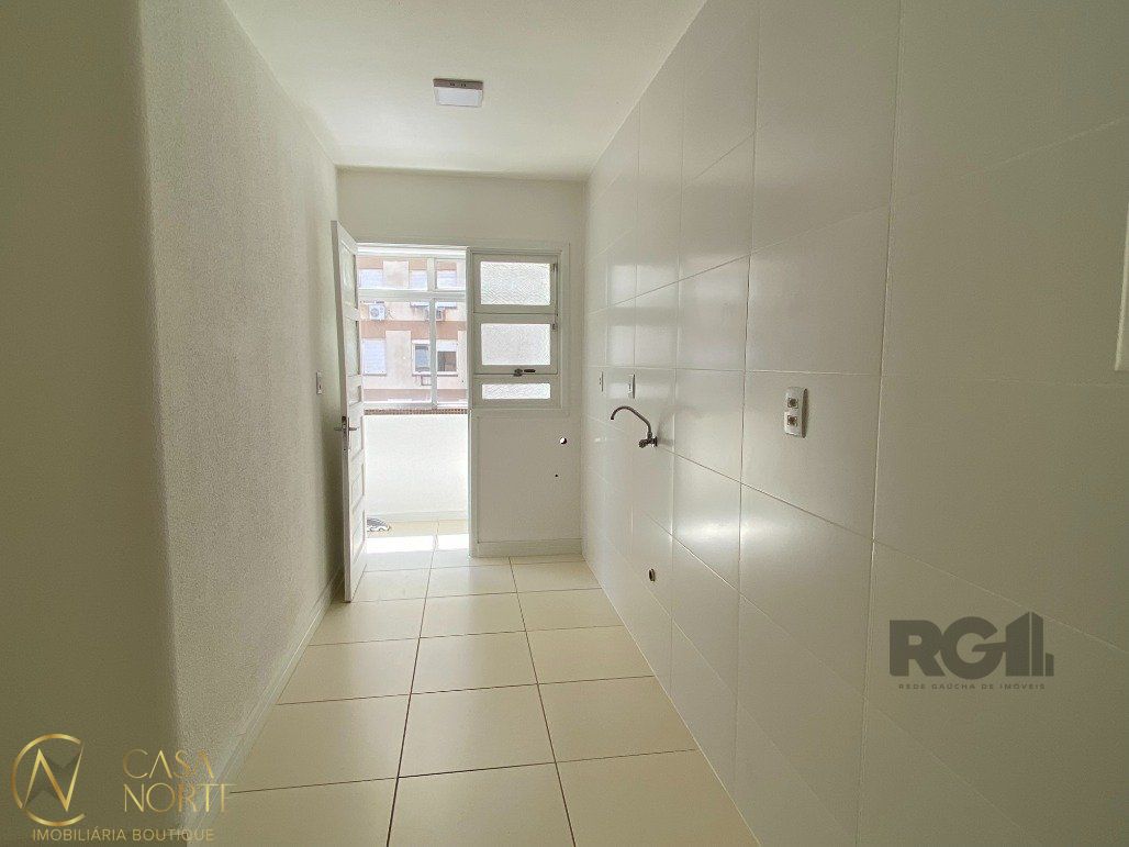 Apartamento à venda com 2 quartos, 84m², 1 vaga, Avenida Guaíba no bairro Vila Assunção em Porto Alegre