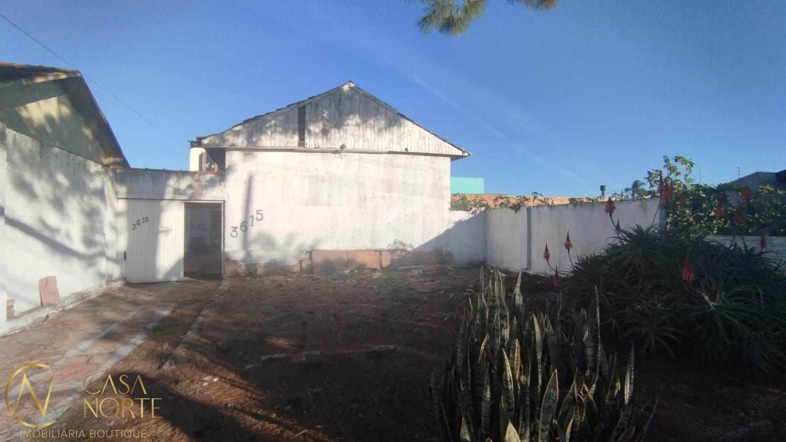 Terreno à venda  com 319m², Avenida Otto Niemeyer no bairro Tristeza em Porto Alegre