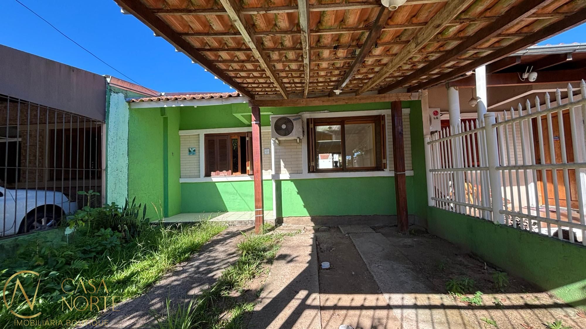 Casa à venda com 2 quartos, 60m², 1 vaga, Rua Francesco Rosito no bairro Hípica em Porto Alegre