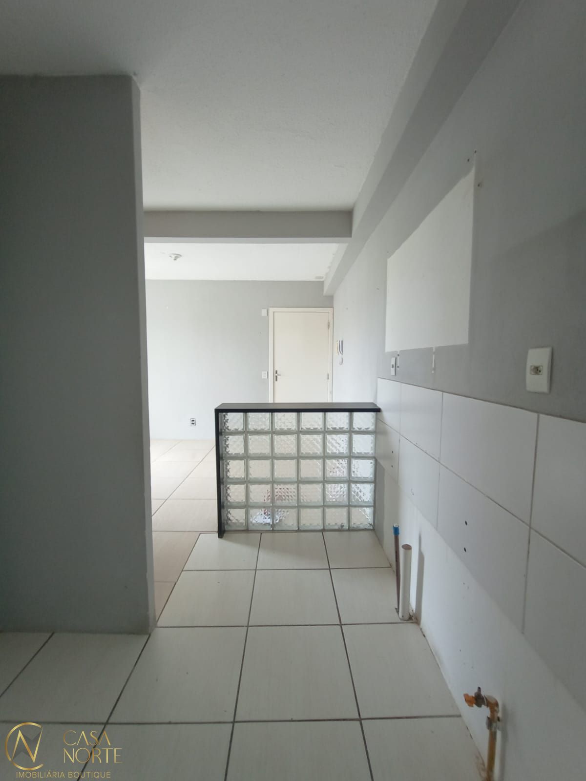 Apartamento à venda com 2 quartos, 50m², 1 vaga, Rua Joaquim de Carvalho no bairro Vila Nova em Porto Alegre