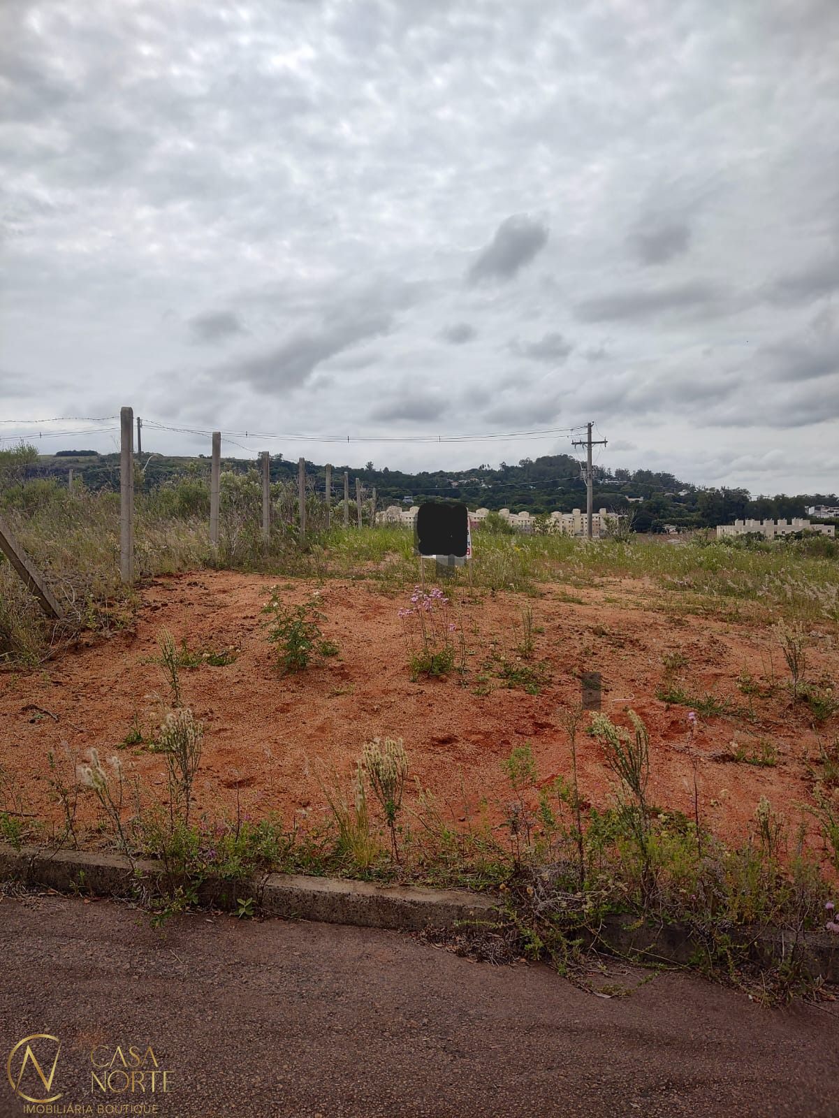 Terreno à venda  com 200m², Rua Catarino Andreatta no bairro Vila Nova em Porto Alegre